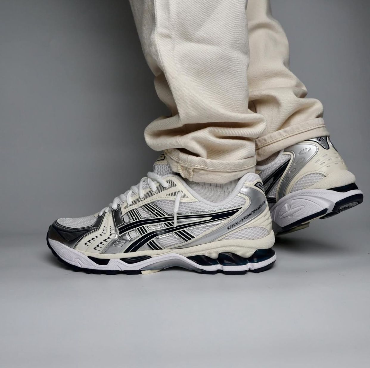 ASICS Gel-Kayano "White Midnight" 
40-45 AVAILABLE